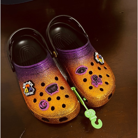 Crocs Classic Disney Hocus Pocus Clog. Firm price - Picture 7 of 14